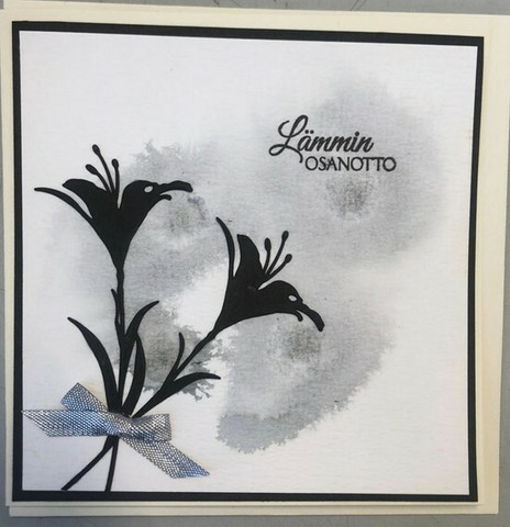 Kortti lämmin osanotto stanssatut kukat