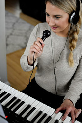 Alesis Harmony 61 MK II keyboard