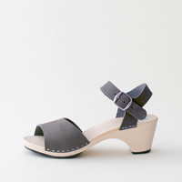 Wooden sandal Paula, soft granite (nubuck)