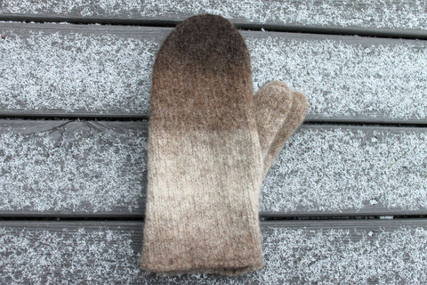 Huovutetut lapaset, värikoodi 77, koko L