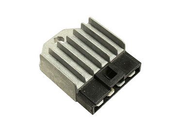 Jännitteensäädin Yamaha 92-01 81-620