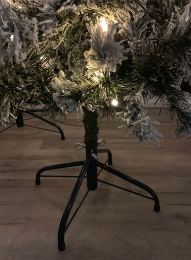 Luminen joulukuusi, led-valoilla