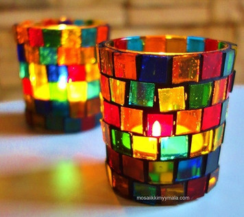 Candle lanterns made of mosaic for cozy autumn evenings.