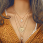 Kerroskaulakoru, FRENCH RIVIERA|Three Layer Shiny Seashell Necklace in Gold