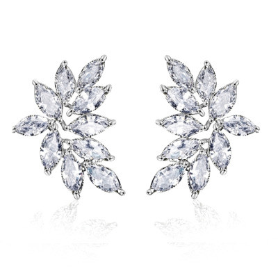 Kristallikorvakorut, ATHENA BRIDAL|Luxurious Cluster Earrings