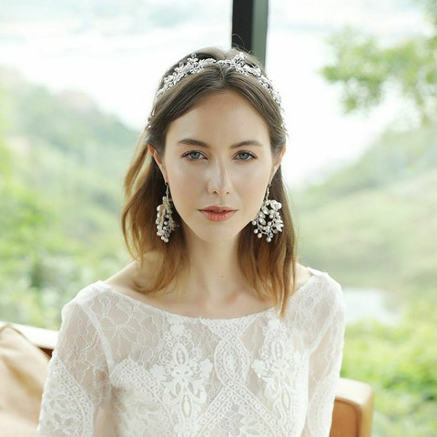 Juhlakorvakorut, ROMANCE|Delicate Twine Earrings in Silver with Pearls