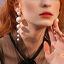 Korvakorut, FRENCH RIVIERA|Stylish Long Pearl Earrings in Gold 