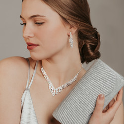 Strassikaulakoru, ROMANCE|Felicia Necklace (myös kullanvärisenä)