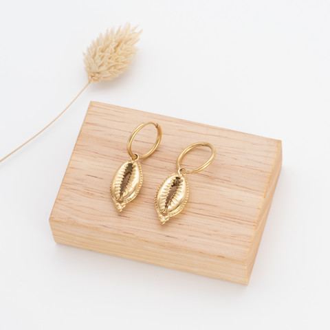 Kirurginteräsrenkaat, FRENCH RIVIERA|Steel Hoops with Seashell in Gold