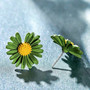 Kukkakorvakorut, FRENCH RIVIERA|Daisy -vihreät kukkanapit
