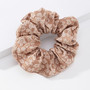 Scrunchie|SUGAR SUGAR, Flowers  -kukallinen vaaleanruskea hiusdonitsi