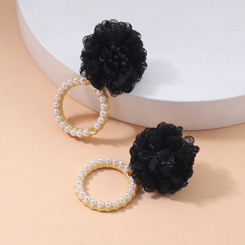 Korvakorut, FRENCH RIVIERA|Flower Earrings -mustat kukkakorvakorut