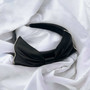 SUGAR SUGAR®, Charlotte Hairband -musta hiuspanta rusetilla