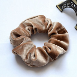 SUGAR SUGAR, Soft Velvet Scrunchie -ruskea samettidonitsi