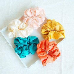 Donitsi/Scrunchie|SUGAR SUGAR, Pretty Satin Scrunchie -satiinidonitsi