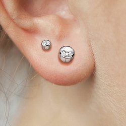 Titaaniset korvanapit, Round Titanium Cubic Zirconia (kolme kokoa)