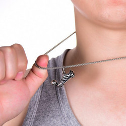 Kirurginteräsriipus, Football Shoe Pendant