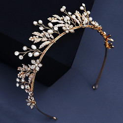 Hiuskoru, tiara ROMANCE|Evelyn -kullansävyinen tiara helmillä