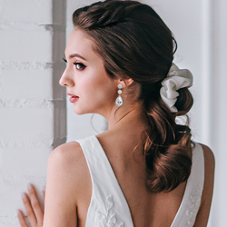 Korvakorut, ATHENA BRIDAL|Exquisite Earrings -hopeanväriset pisarat