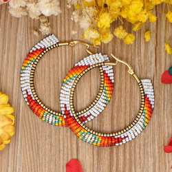 FRENCH RIVIERA|Boho Hoops -kirurginteräksiset helmikoristeiset renkaat