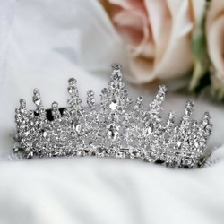 ROMANCE|Dyanna -hopeanvärinen korkea tiara