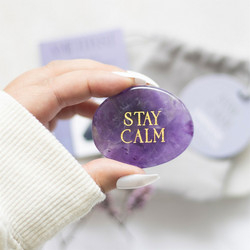 Stay Calm Amethyst -ametisti kämmenkivi 