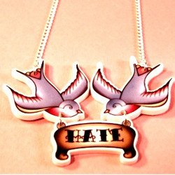 Kaulakoru, Swallows