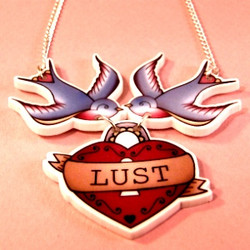 Kaulakoru, Swallows