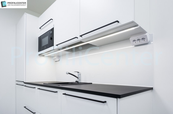Värillinen LED-valolista 90 cm, 9.6 W / m