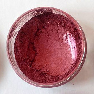 Mica: Metallinpunainen
