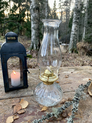 Kaunis, uusvanha öljylamppu Chic Antiquelta Tanskasta
