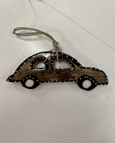 Puinen auto, volkkari juuttinarussa, joulukoriste