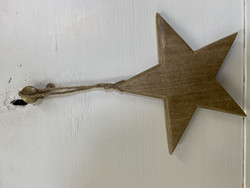 Kaunis tähti juuttinarussa, mangopuuta, kaksi kokoa: 15 cm ja 20 cm