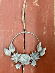 Kaunis metallinen pieni kranssi juuttinarussa, ovikoriste,Chic Antique