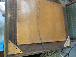 Fasettihiottu peili vanhoissa mattakultaisissa puukehyksissä