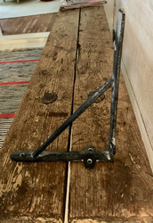Yksinkertainen, metallinen hyllynpidike, hyllynkannake, Chic Antique