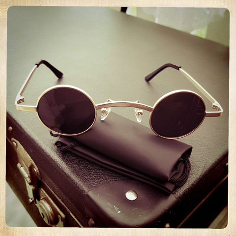 Vintage Victorian style, round Metal Frame sunglasses