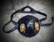 Steampunk tyylinen maski messinkisin avattavin luukuin Musta tai Ruskea