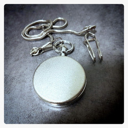 Special operating battery pocket watch