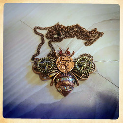 Kaulakoru,steampunk tyyli Mehiläinen