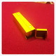 Metalliset nopat metallisessa nopparasiassa (6D), kultainen väri