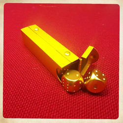 metallic dices in metal case (6D), golden colour