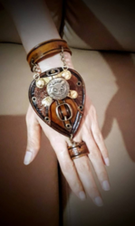 Steampunk Speciaali Pöllökello Ranneke / Steampunk tyylinen ranneke