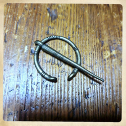 Small brooch, Horseshoe Brooch