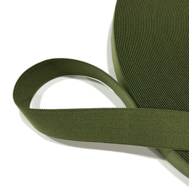 Kotimainen bokserikuminauha 30mm / 1m, armeijanvihreä