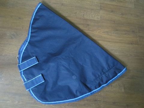 Sininen kaulakappale Rainbuster ulkoloimeen PONY, mutta ennemmin COB