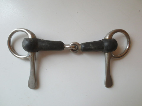 Kumipäällysteinen ravinivel 12 cm