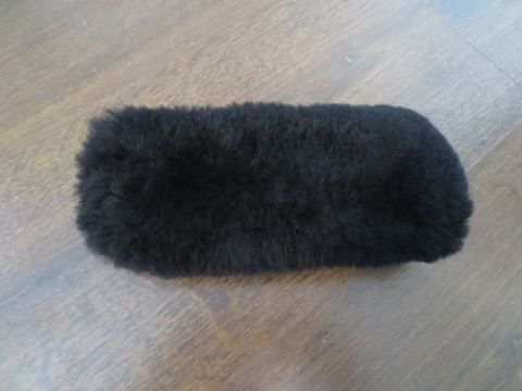 UUSI musta lampaankarvapehmuste tarralla 20 cm