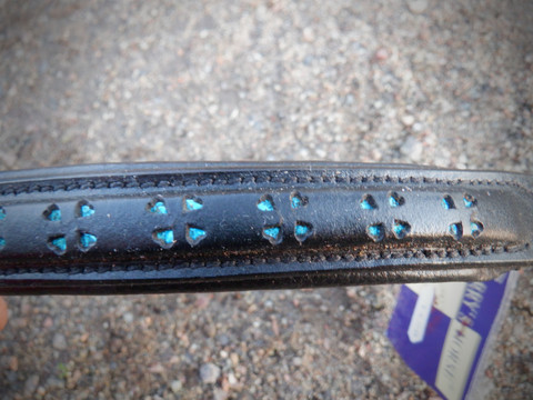 UUSI musta otsapanta hillityillä sinisillä blingeillä, 38 cm