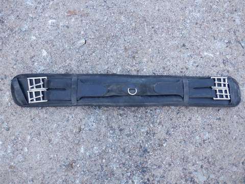 Satulavyö koulusatulaan mustaa nahkaa 62 cm